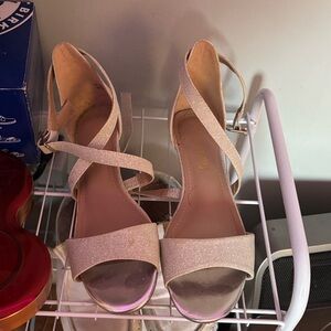 perfect silver, glittery cross strap short heels